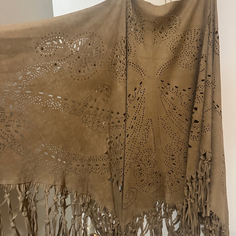 Alberto Makali Tan Laser-Cut Wrap